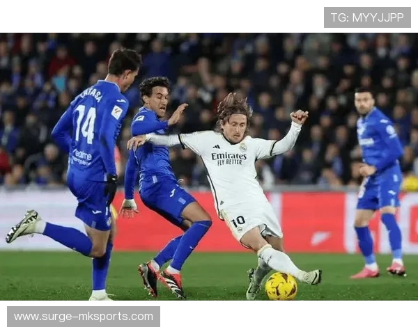 塞尔塔锋线火力全开,关键进球助球队逆袭取胜 塞尔塔锋线火力全开,关键进球助球队逆袭取胜